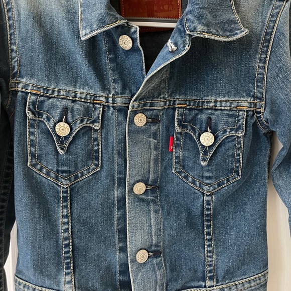 Levi’s Jean Jacket - Picture 15 of 15